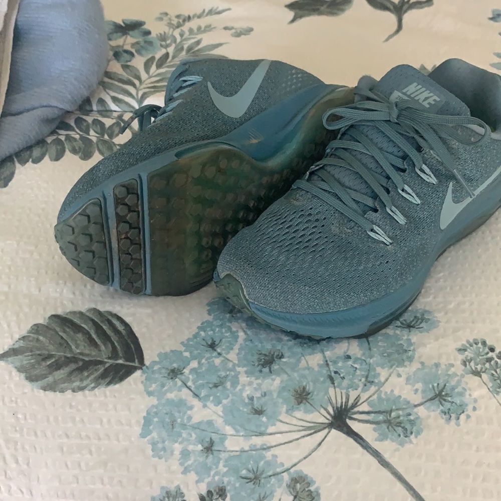 Nike - Picture 2 of 2
